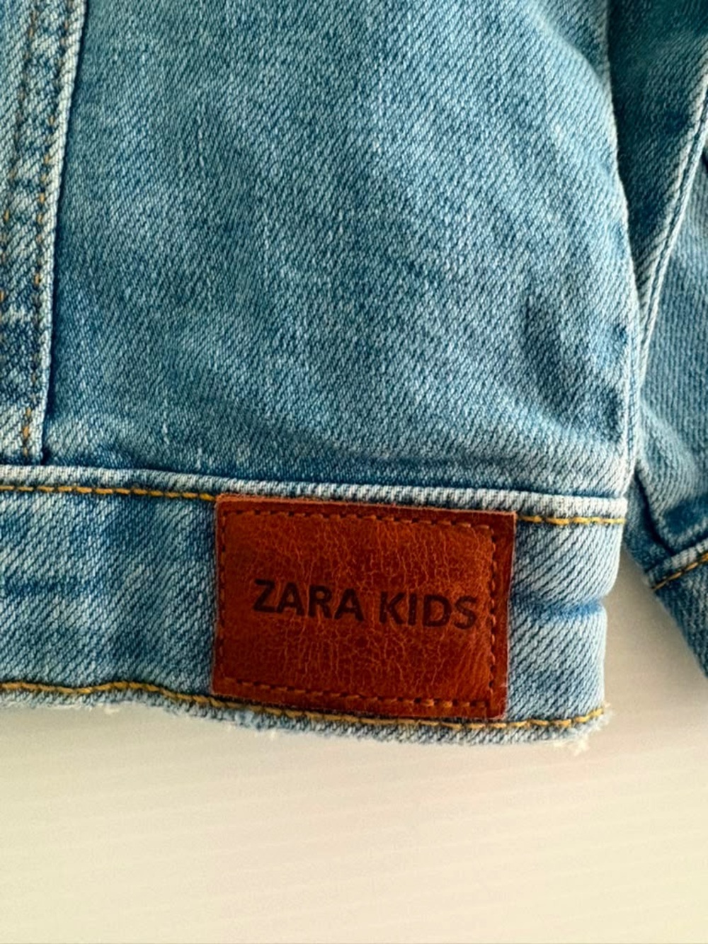 NWT Zara Kids Distressed Denim Jacket - Light Wash Size 5 Girls - Picture 8 of 9